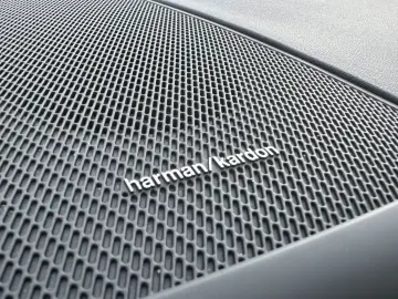 VOLVO XC60 B4 AWD Plus Dark Keyless-Start Autom. Klima