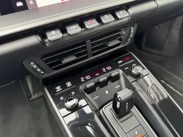 PORSCHE 992.2 Carrera