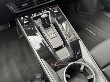 PORSCHE 992.2 Carrera