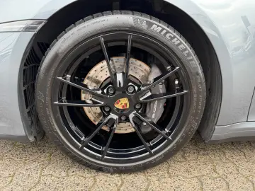 PORSCHE 992.2 Carrera