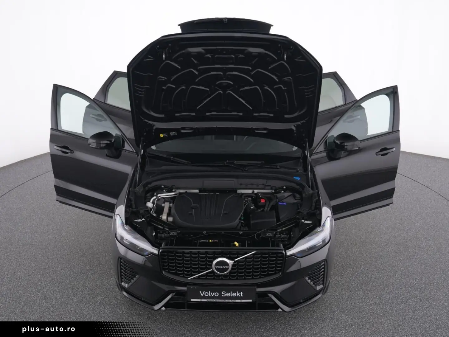 VOLVO XC60 B4 Plus Dark STNDHZ WINTERPAK MEMORY RFK