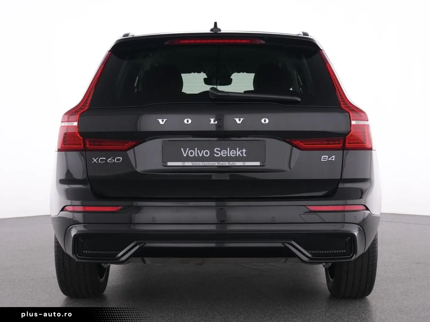 VOLVO XC60 B4 Plus Dark STNDHZ WINTERPAK MEMORY RFK