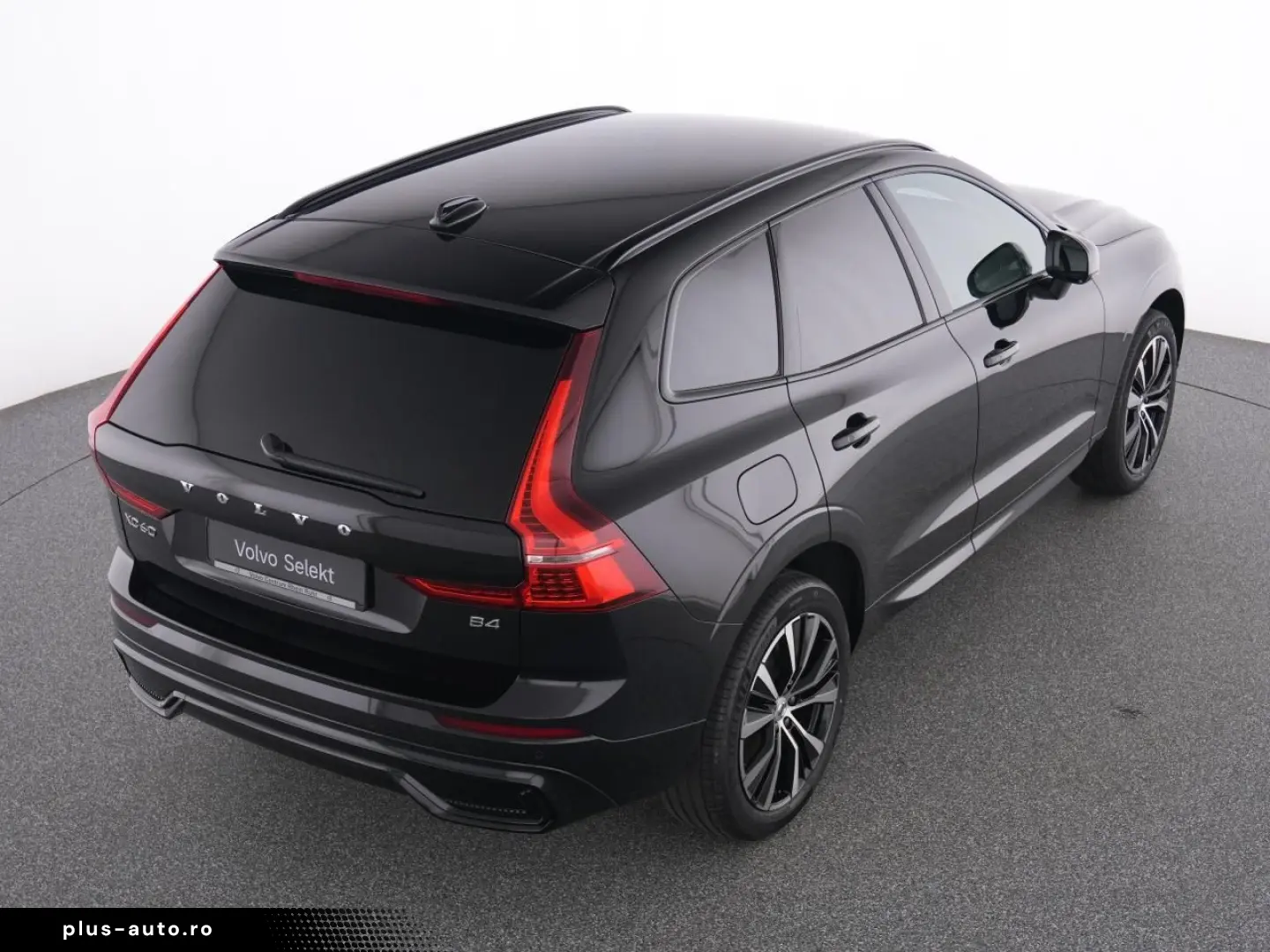 VOLVO XC60 B4 Plus Dark STNDHZ WINTERPAK MEMORY RFK