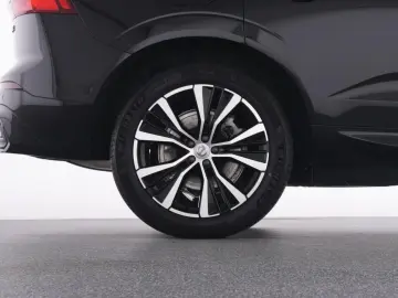 VOLVO XC60 B4 Plus Dark STNDHZ WINTERPAK MEMORY RFK