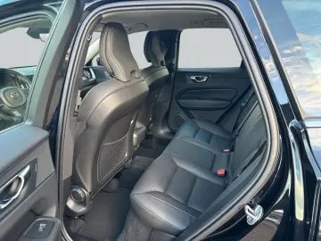 VOLVO XC60 B5 B AWD Core