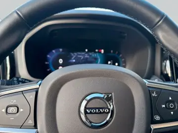 VOLVO XC60 B5 B AWD Core