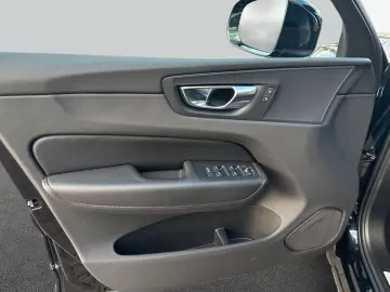 VOLVO XC60 B5 B AWD Core