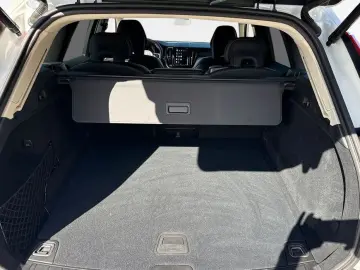 VOLVO XC60 B5 B AWD Core