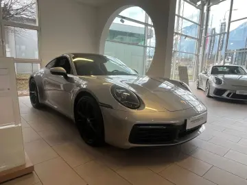 PORSCHE 911 Carrera