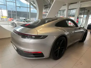 PORSCHE 911 Carrera