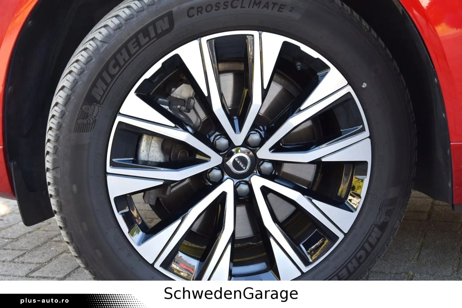 VOLVO XC60 B4 Plus Dark