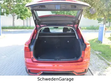 VOLVO XC60 B4 Plus Dark