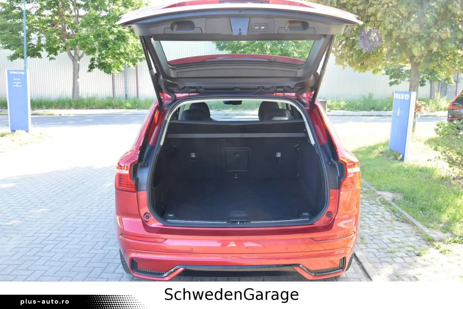 VOLVO XC60 B4 Plus Dark