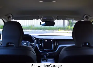 VOLVO XC60 B4 Plus Dark