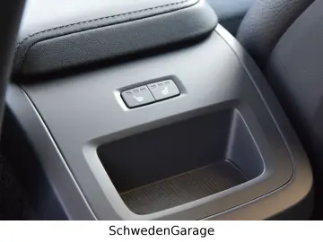 VOLVO XC60 B4 Plus Dark