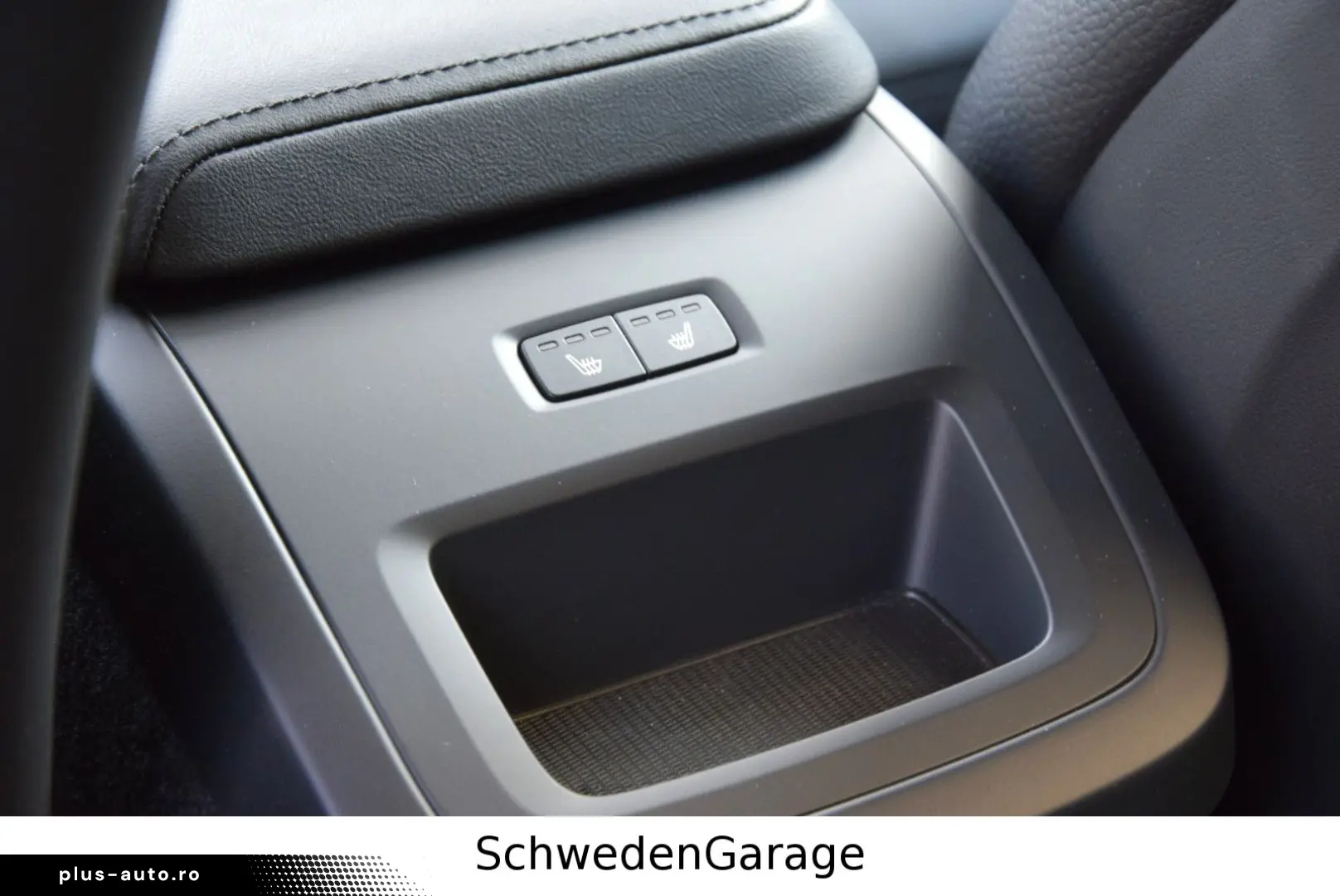 VOLVO XC60 B4 Plus Dark