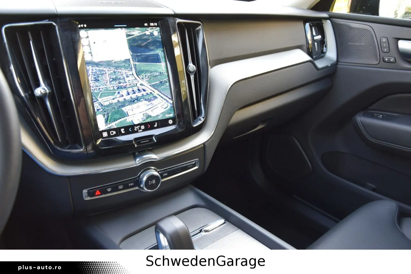 VOLVO XC60 B4 Plus Dark