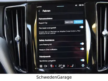 VOLVO XC60 B4 Plus Dark