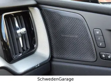 VOLVO XC60 B4 Plus Dark