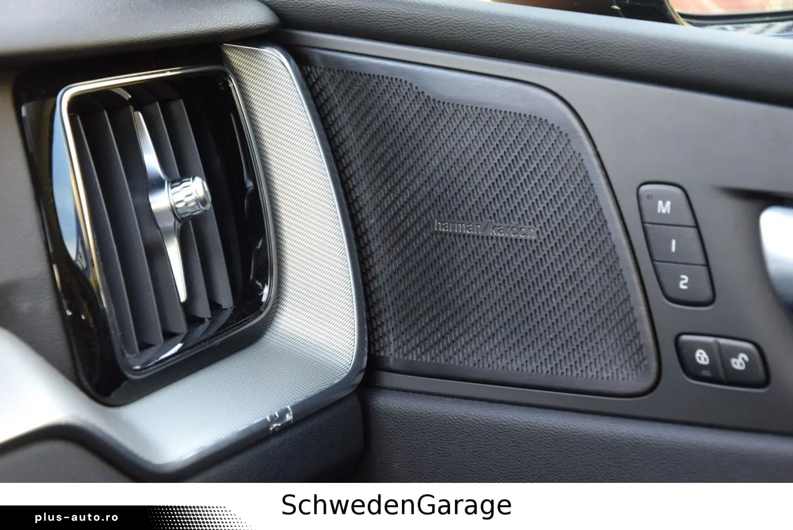 VOLVO XC60 B4 Plus Dark