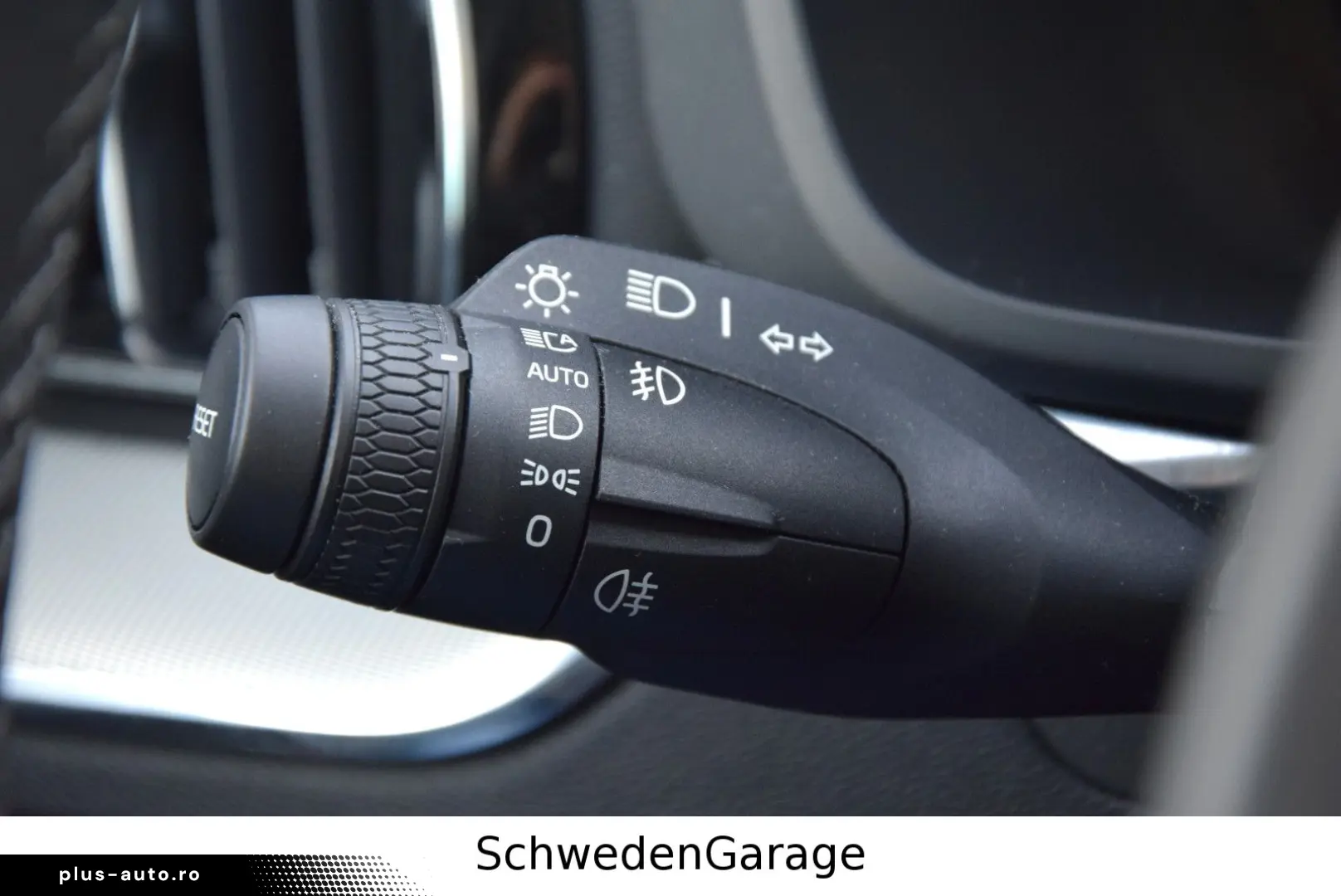 VOLVO XC60 B4 Plus Dark