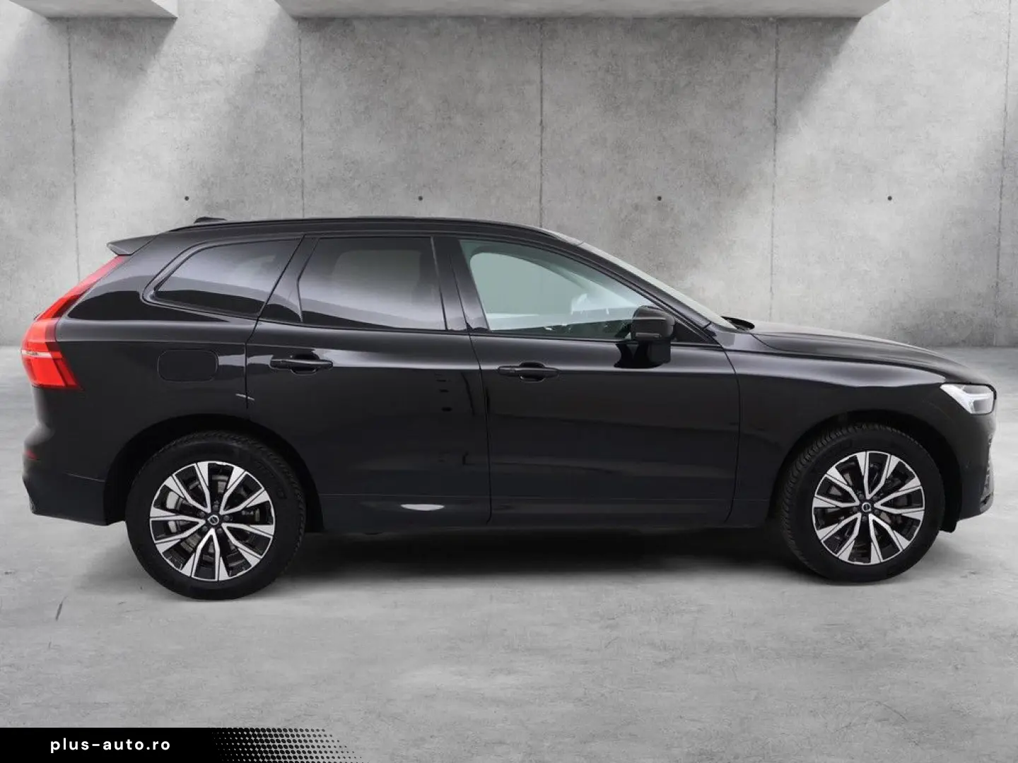 VOLVO XC60 B4 (D) AWD Plus Dark H K HGSD FACEL. LED