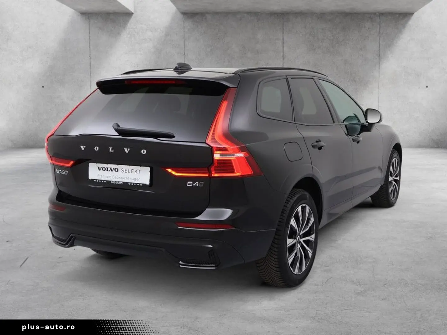 VOLVO XC60 B4 (D) AWD Plus Dark H K HGSD FACEL. LED