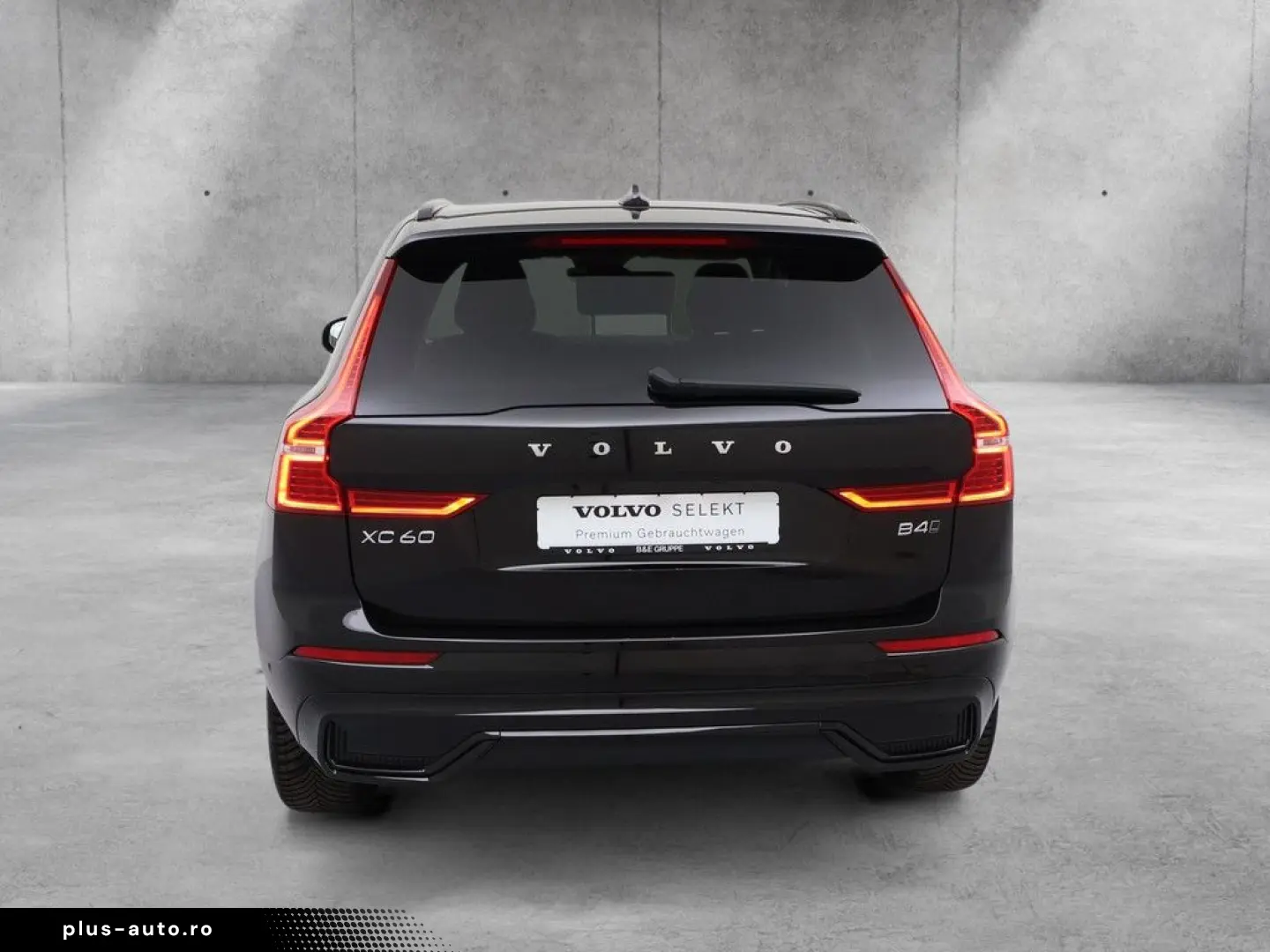 VOLVO XC60 B4 (D) AWD Plus Dark H K HGSD FACEL. LED