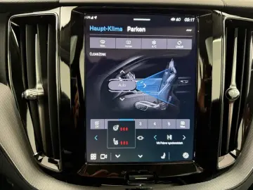 VOLVO XC60 B4 (D) AWD Plus Dark H K HGSD FACEL. LED