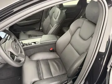 VOLVO XC60 B4 (D) AWD Plus Dark H K HGSD FACEL. LED