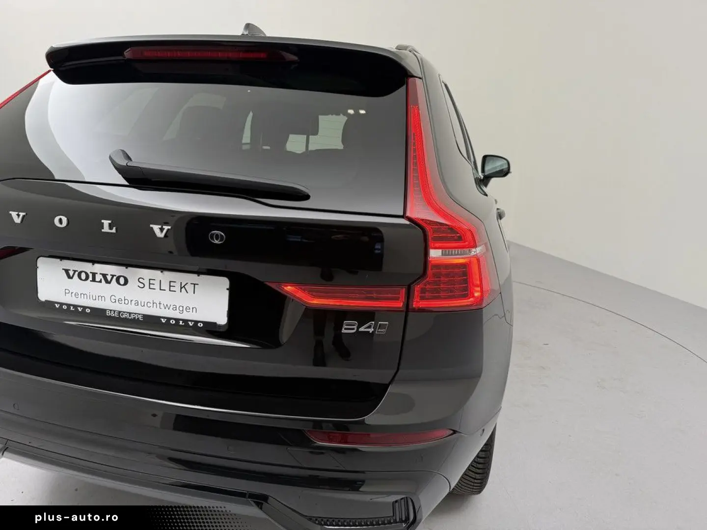 VOLVO XC60 B4 (D) AWD Plus Dark H K HGSD FACEL. LED