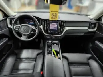 VOLVO XC60 B4 Plus Dark AWD Navi AHK Standhz BLIS GJR