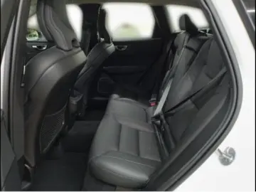 VOLVO XC60 B4 Plus Dark AWD Navi AHK Standhz BLIS GJR