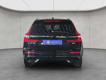 VOLVO XC60 B4 D Plus Dark