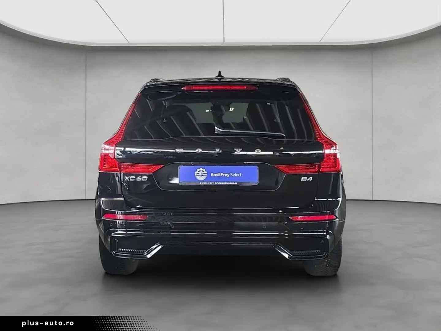 VOLVO XC60 B4 D Plus Dark