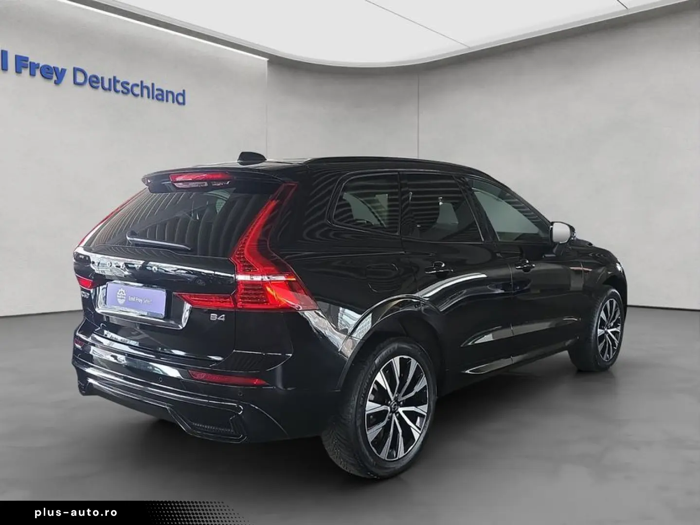 VOLVO XC60 B4 D Plus Dark