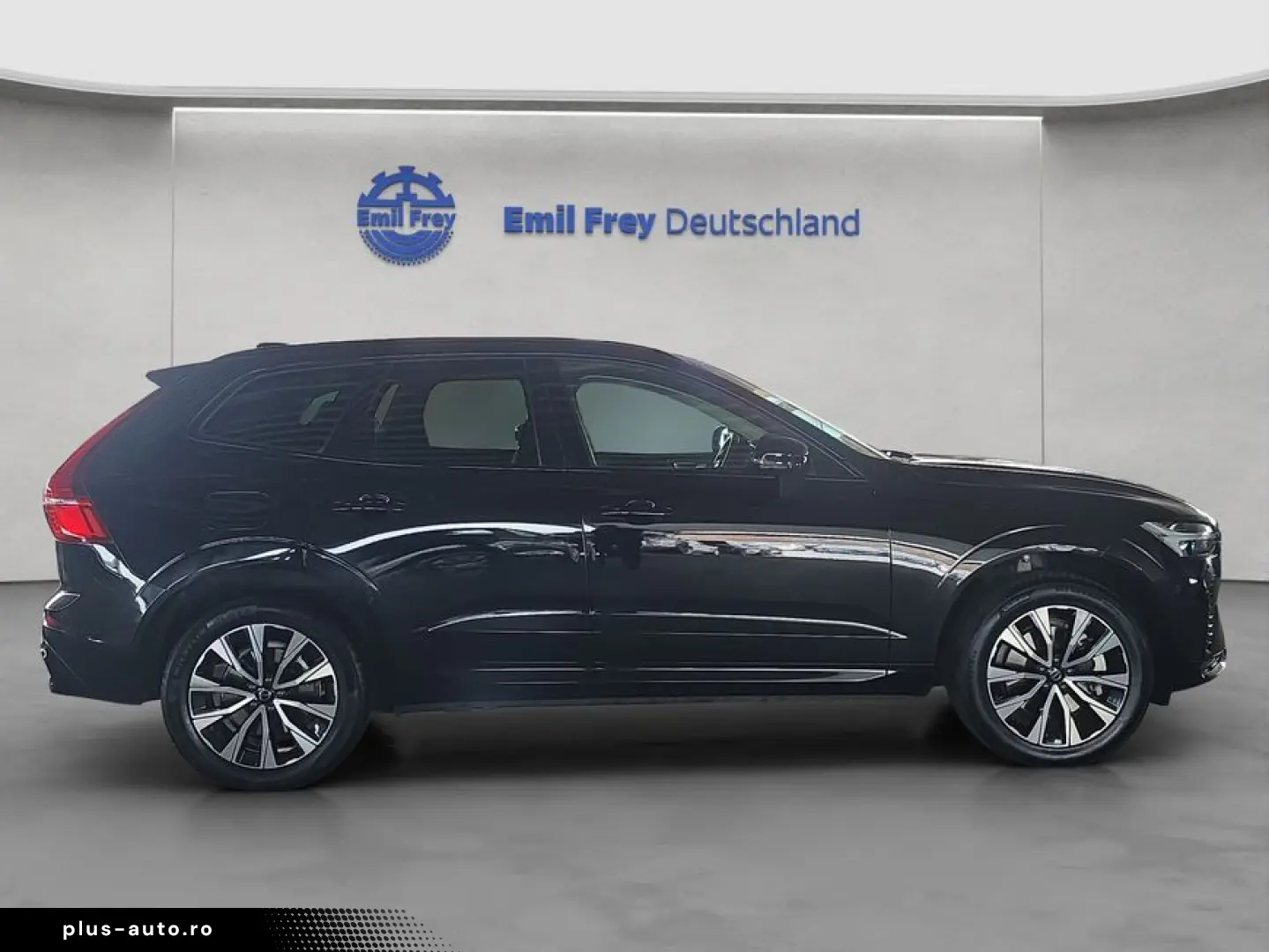 VOLVO XC60 B4 D Plus Dark