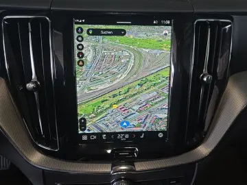 VOLVO XC60 B4 D Plus Dark