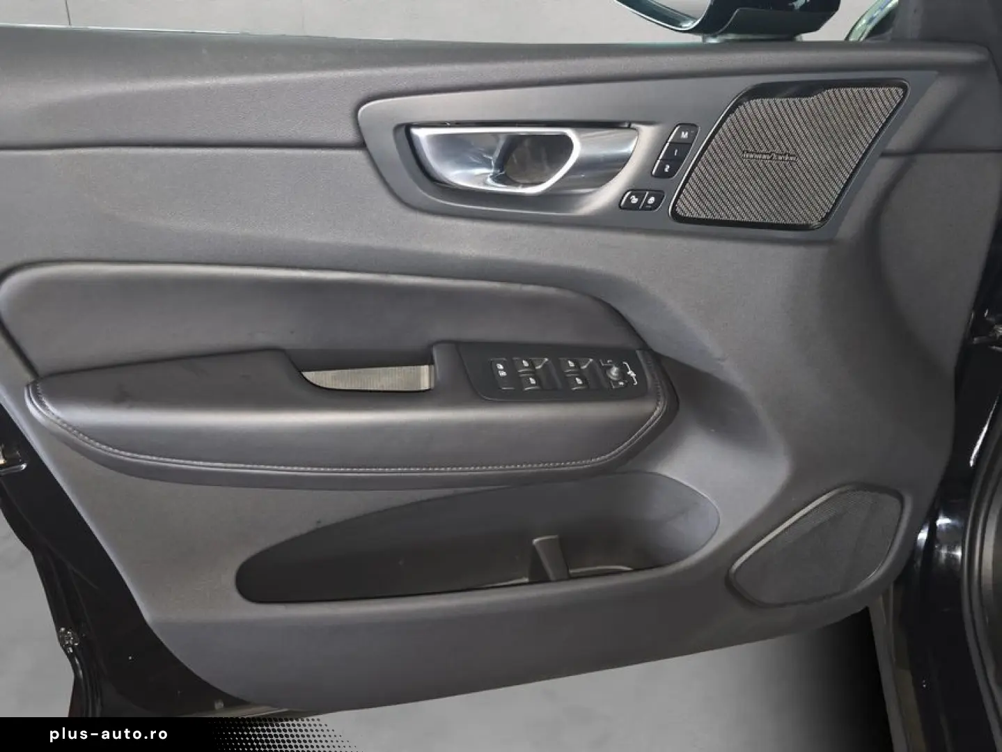 VOLVO XC60 B4 D Plus Dark