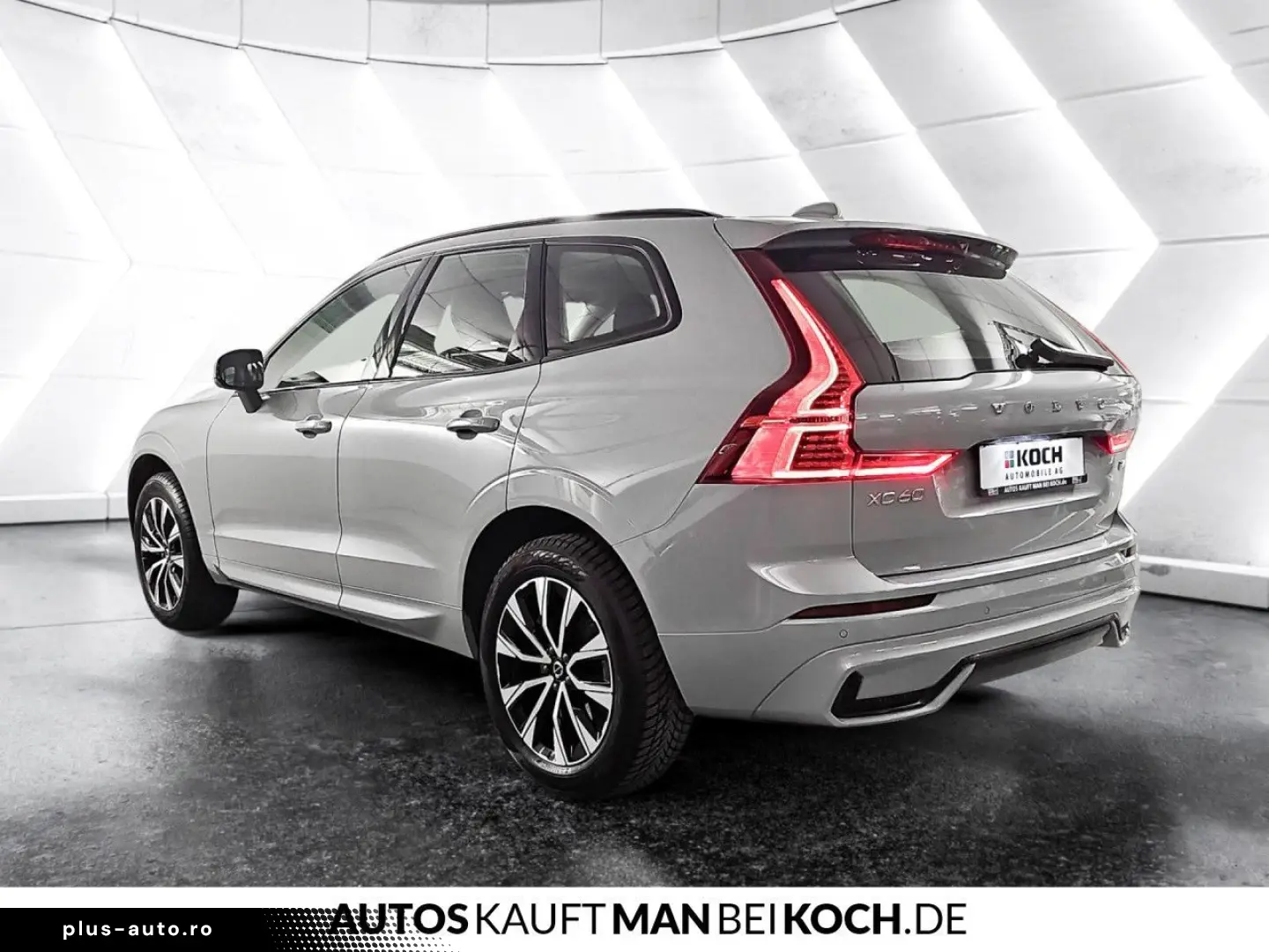 VOLVO XC60 B4 Plus Dark AHK 4SHz LHz eSitze MEM GOOGLE