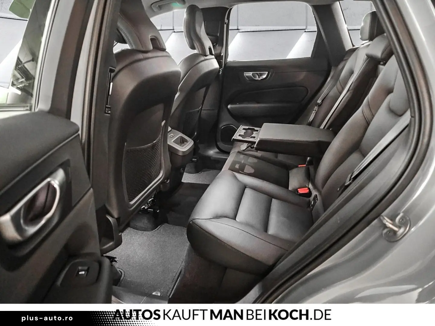 VOLVO XC60 B4 Plus Dark AHK 4SHz LHz eSitze MEM GOOGLE