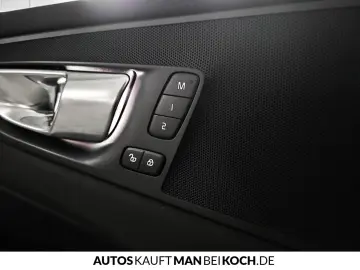 VOLVO XC60 B4 Plus Dark AHK 4SHz LHz eSitze MEM GOOGLE