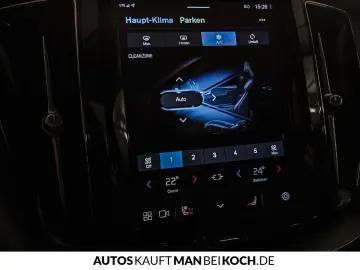 VOLVO XC60 B4 Plus Dark AHK 4SHz LHz eSitze MEM GOOGLE