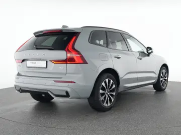 VOLVO XC60 B4 Diesel Plus Dark 19  VOLL-LED H&K 360