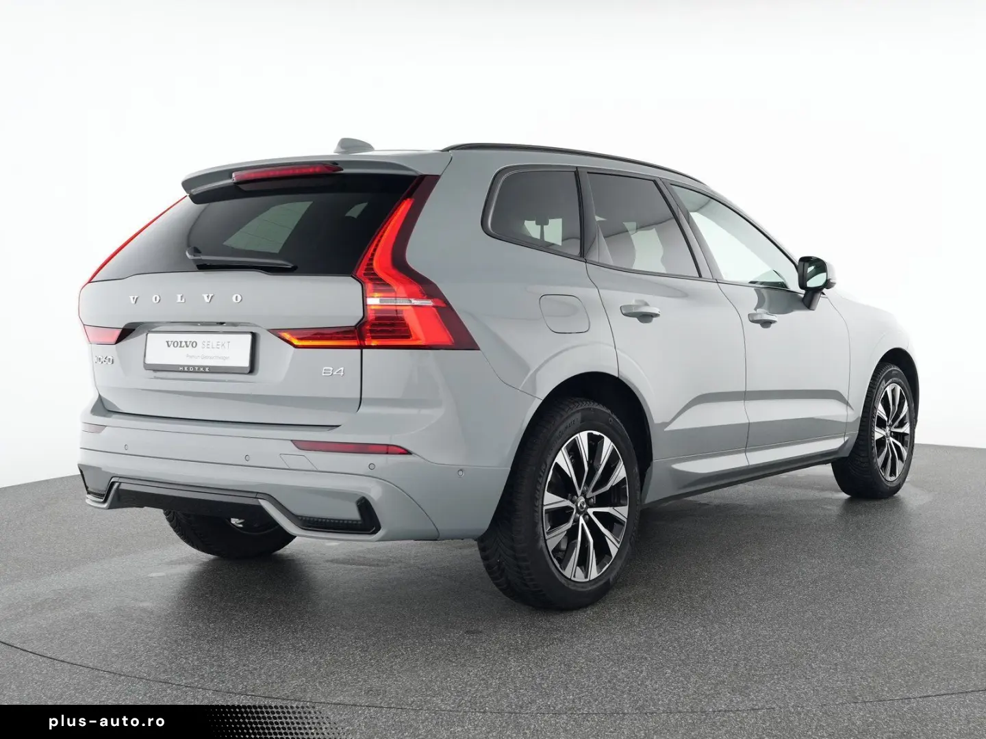 VOLVO XC60 B4 Diesel Plus Dark 19  VOLL-LED H&K 360