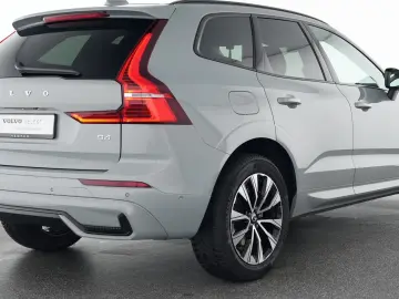 VOLVO XC60 B4 Diesel Plus Dark 19  VOLL-LED H&K 360