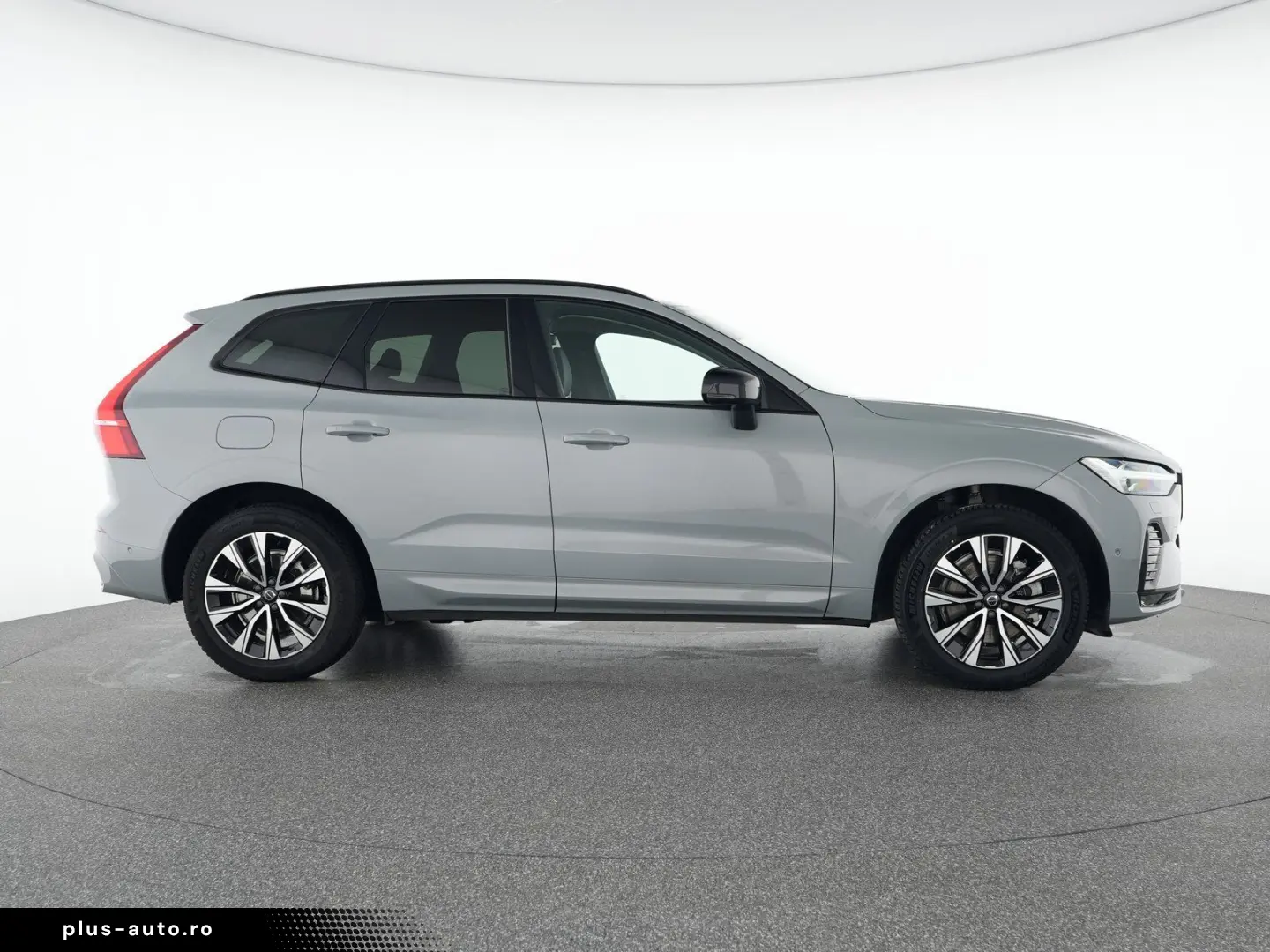 VOLVO XC60 B4 Diesel Plus Dark 19  VOLL-LED H&K 360