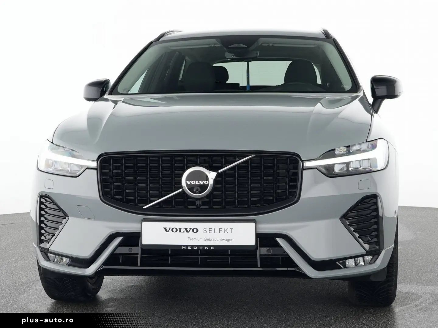 VOLVO XC60 B4 Diesel Plus Dark 19  VOLL-LED H&K 360