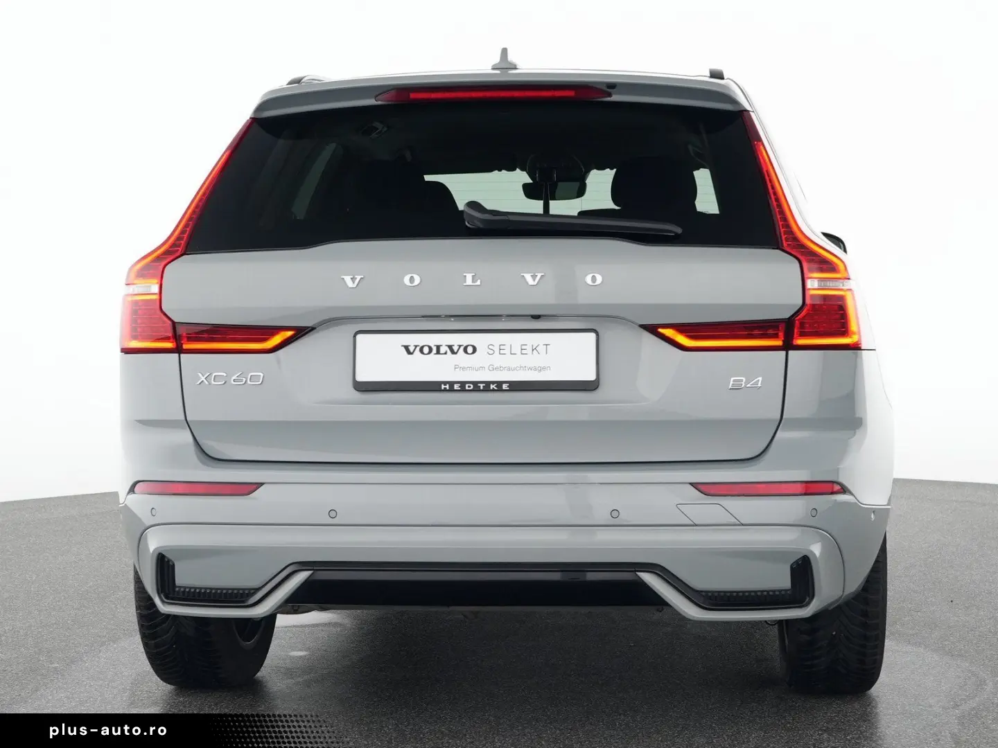 VOLVO XC60 B4 Diesel Plus Dark 19  VOLL-LED H&K 360