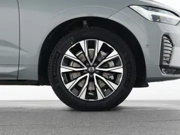 VOLVO XC60 B4 Diesel Plus Dark 19  VOLL-LED H&K 360